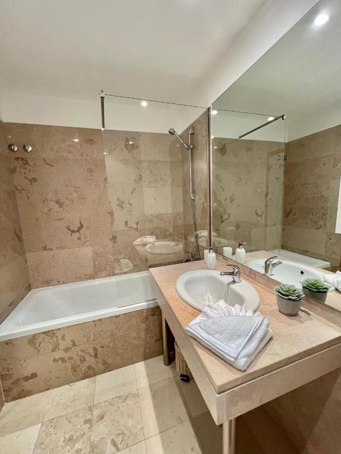 Superbe Appartement Spacieux Avec Terrasse Vue Piscine วิลาโมรา ภายนอก รูปภาพ