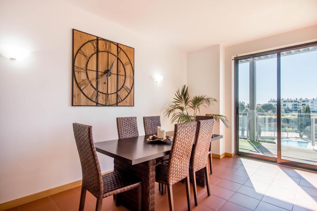 Superbe Appartement Spacieux Avec Terrasse Vue Piscine วิลาโมรา ภายนอก รูปภาพ