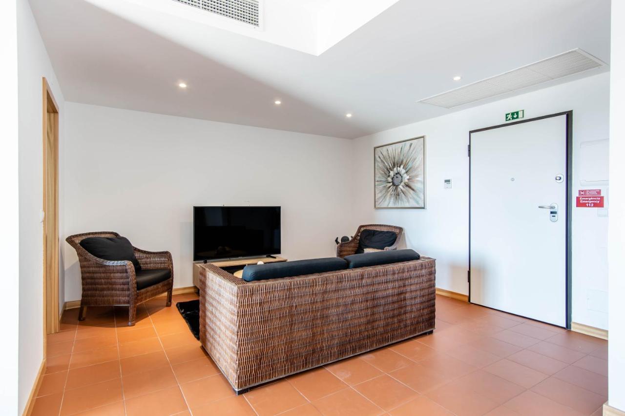 Superbe Appartement Spacieux Avec Terrasse Vue Piscine วิลาโมรา ภายนอก รูปภาพ