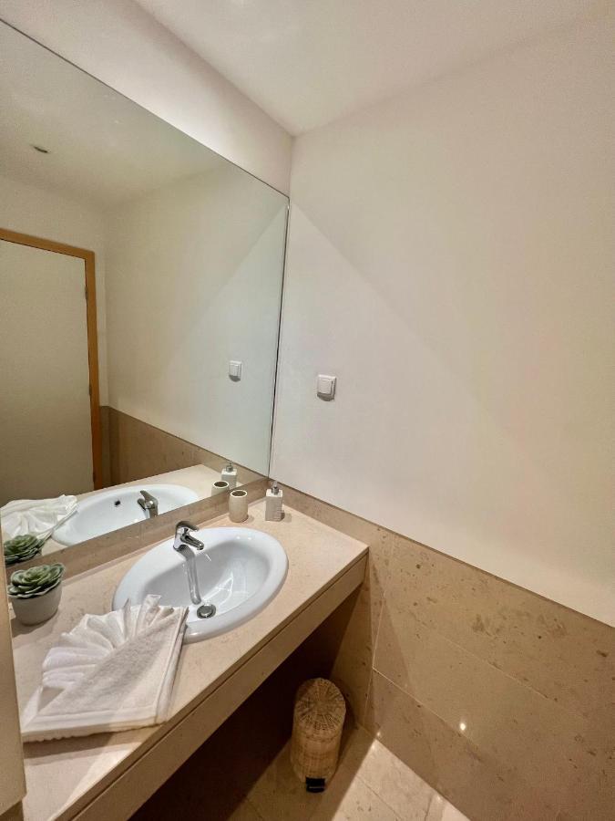 Superbe Appartement Spacieux Avec Terrasse Vue Piscine วิลาโมรา ภายนอก รูปภาพ