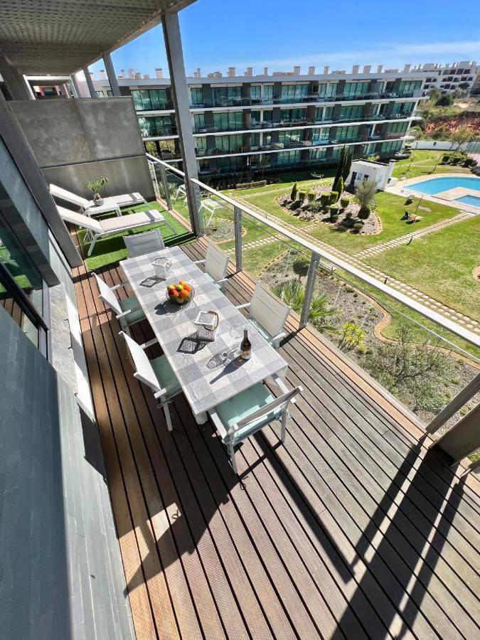 Superbe Appartement Spacieux Avec Terrasse Vue Piscine วิลาโมรา ภายนอก รูปภาพ