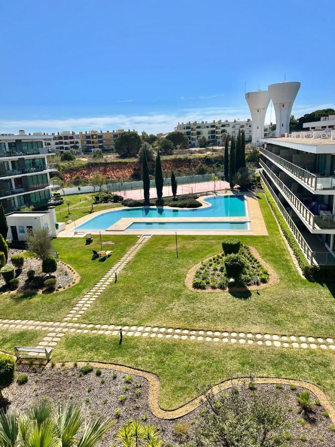 Superbe Appartement Spacieux Avec Terrasse Vue Piscine วิลาโมรา ภายนอก รูปภาพ